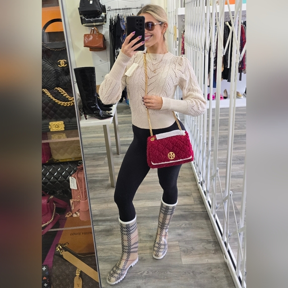 Tory Burch Willa Boucle Small Shoulder Bag - Picture 13 of 14